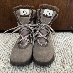 Women’s 6.5M winter boots. Worn once.